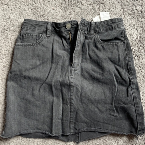 Cute black jean distressed mini skirt - Picture 1 of 1